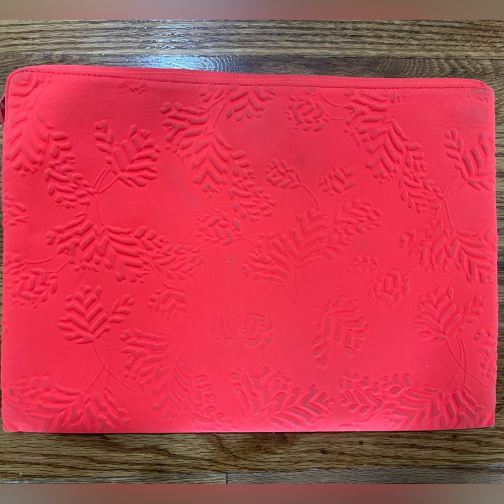 Embossed Tablet Sleeve - Picture 2 of 2